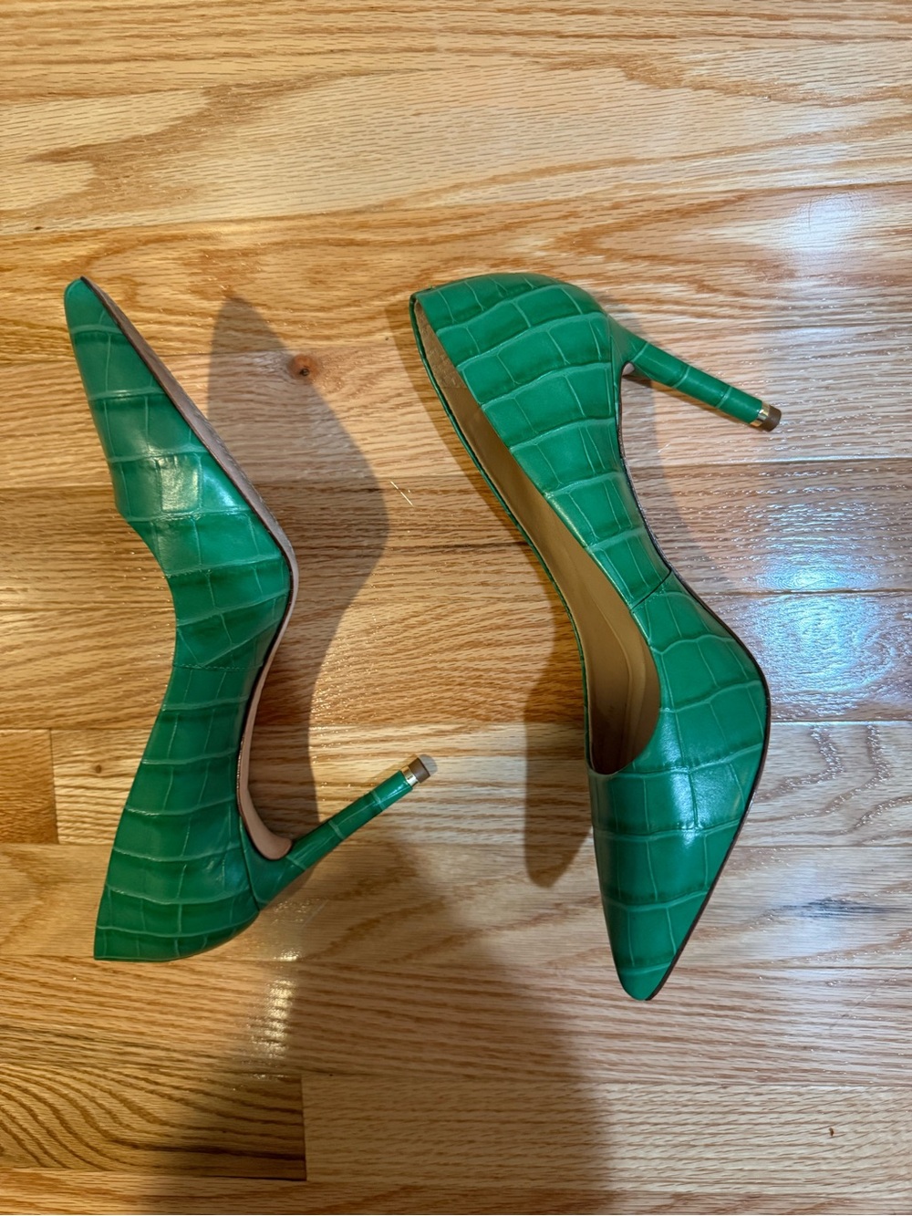 Green Croc-Embossed Pointed Toe Stiletto Pumps